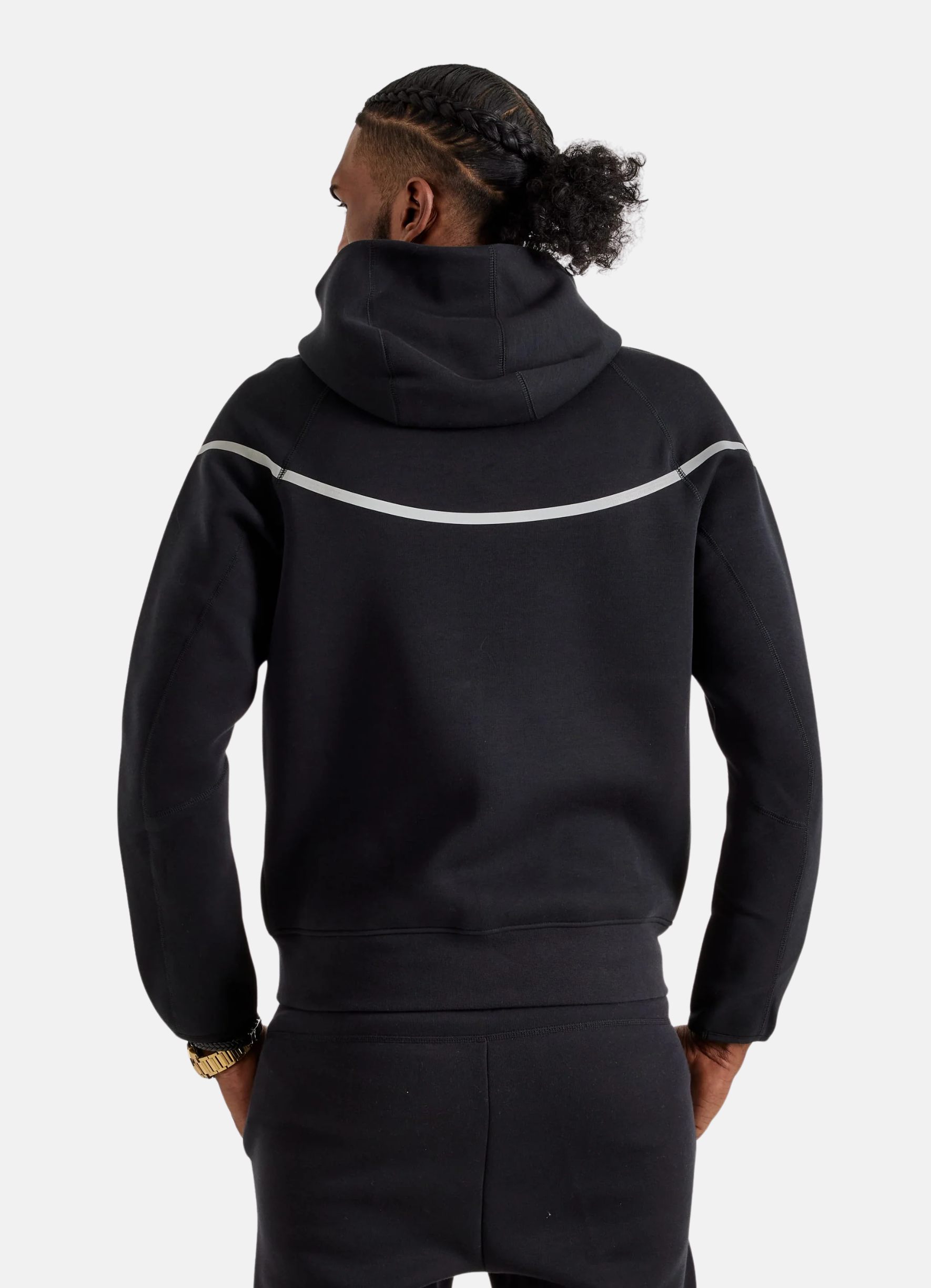 חליפת טרנינג Nike Tech בצבע שחור – סט סווטשירט ומכנס