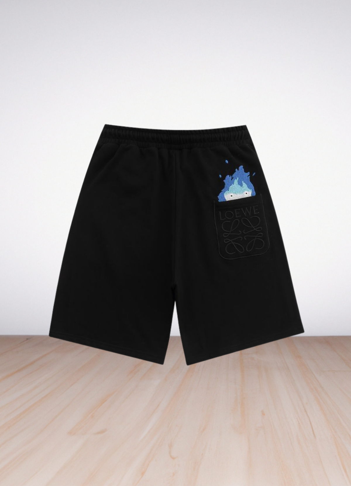 מכנסי שורטס Loewe בצבע שחור עם רקמת לוגו