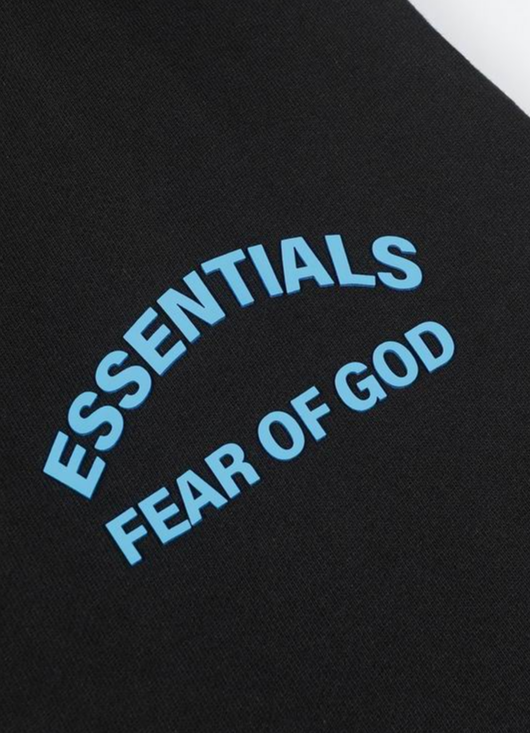 מכנסי טרנינג Essentials בצבע אפור עם הדפס לוגו קטן – מכנסיים ארוכים