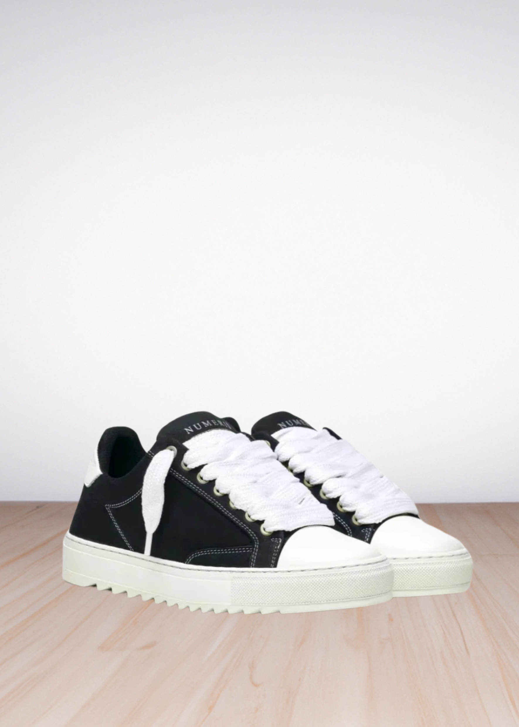 ACRYLIC BLACK