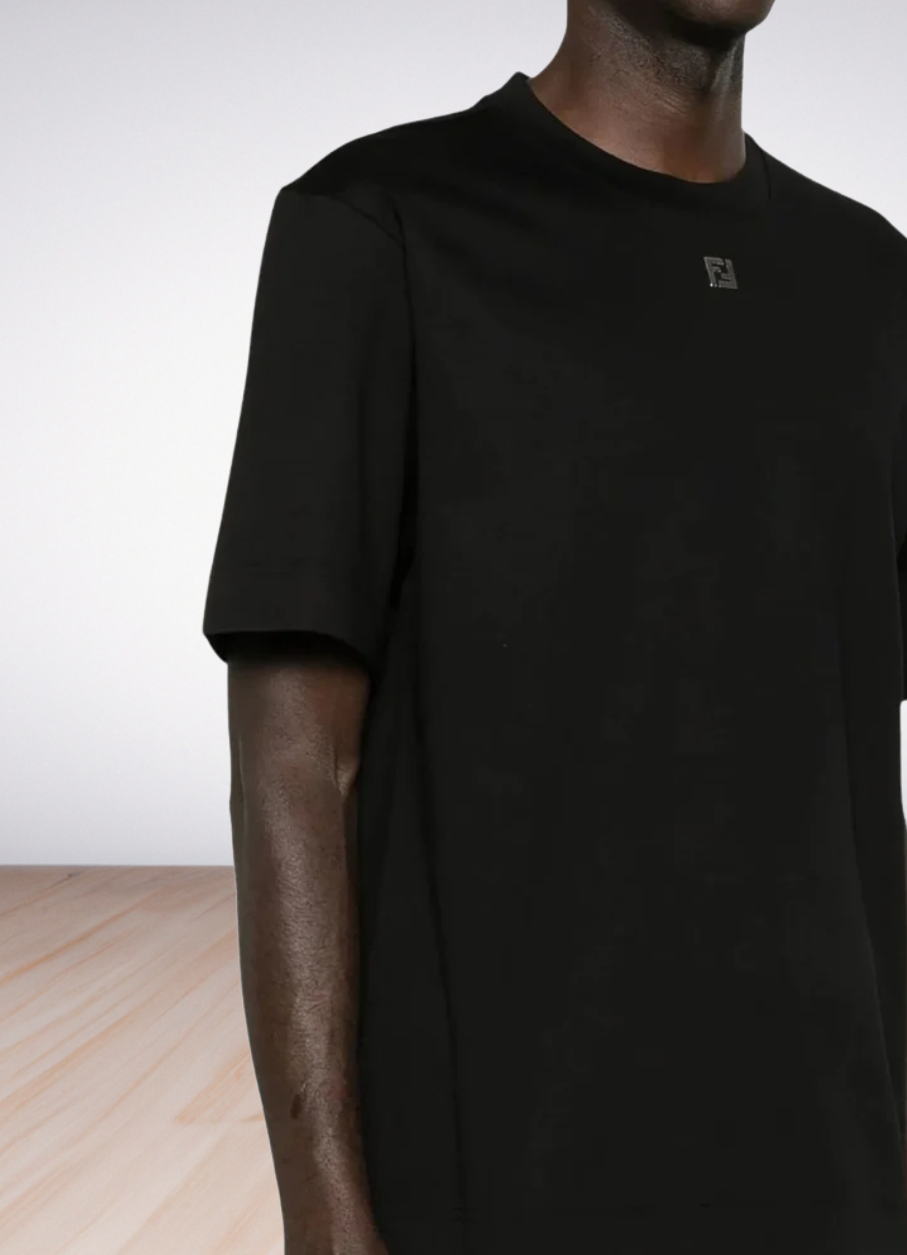 logo short-sleeve black טי שירט אובר סייז בצבע שחור