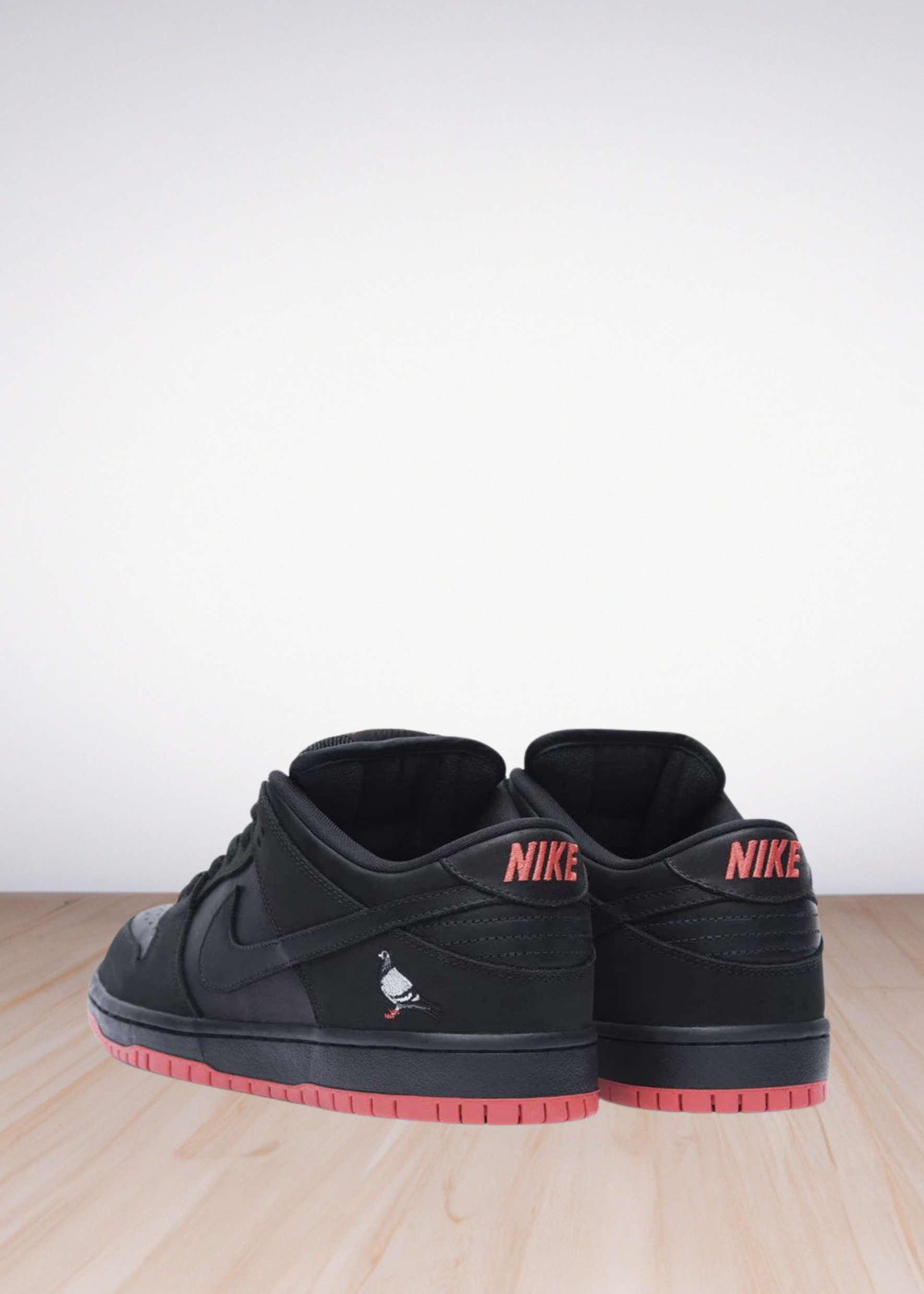 Dunk Low SB Black Pigeon