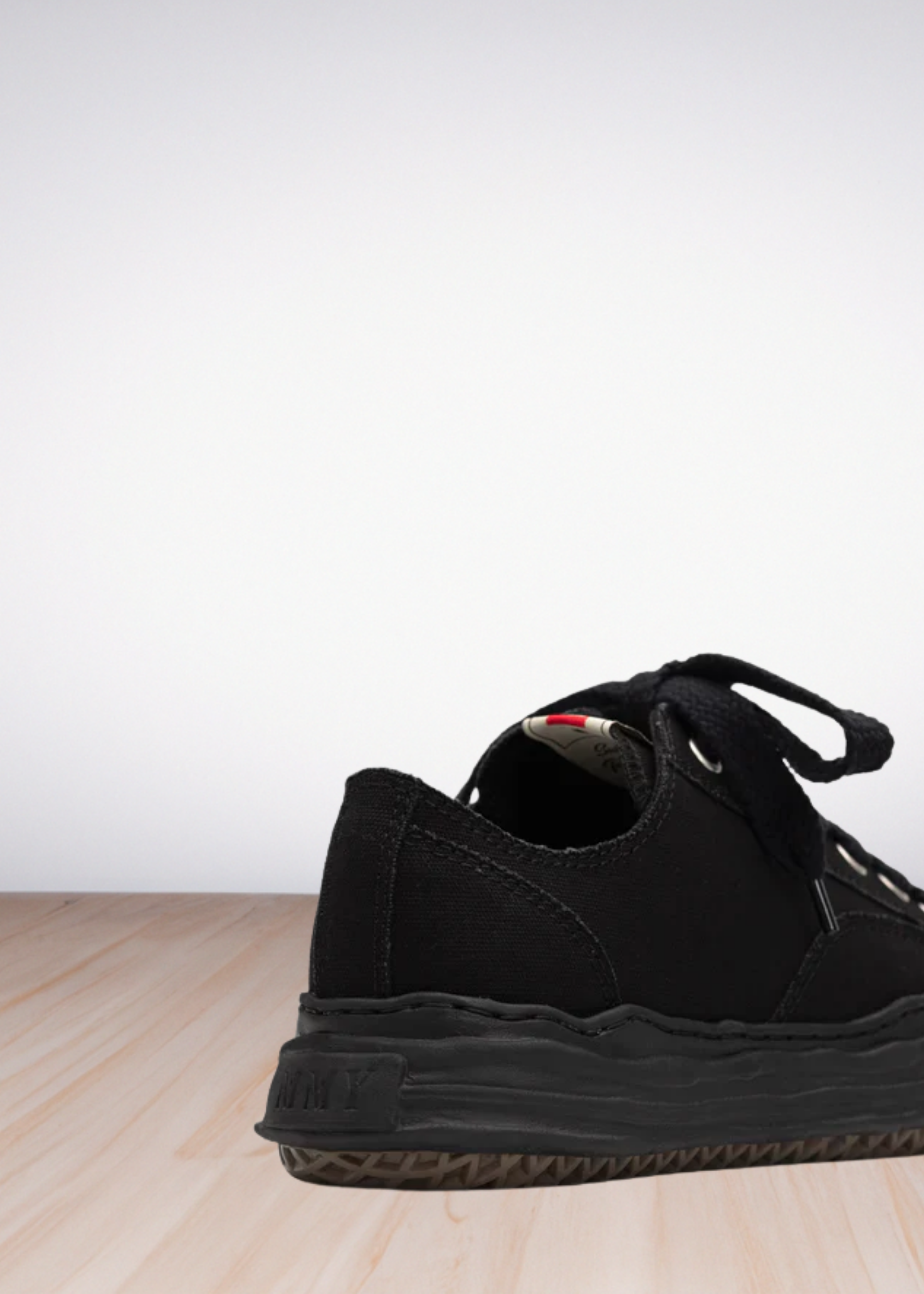 Yasuhiro Hank Canvas Black