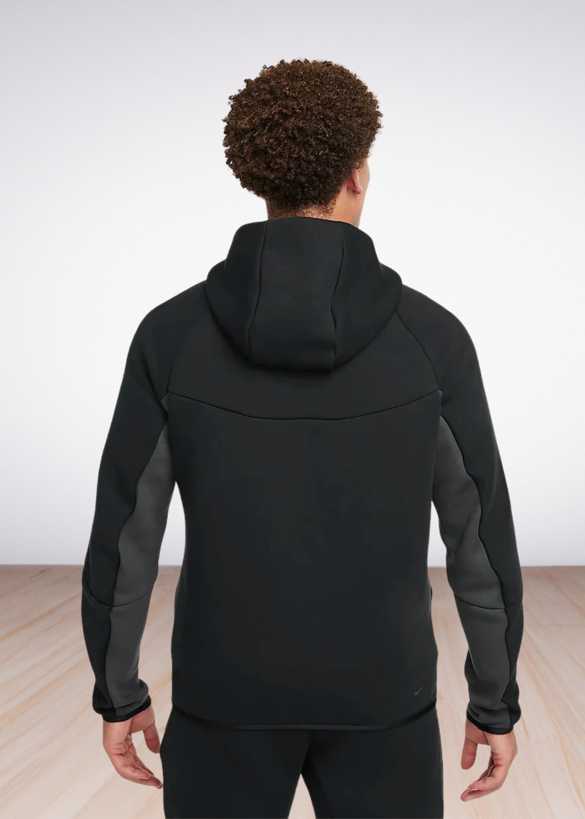 חליפת טרנינג Nike Tech בצבע שחור וירוק – סט סווטשירט ומכנס