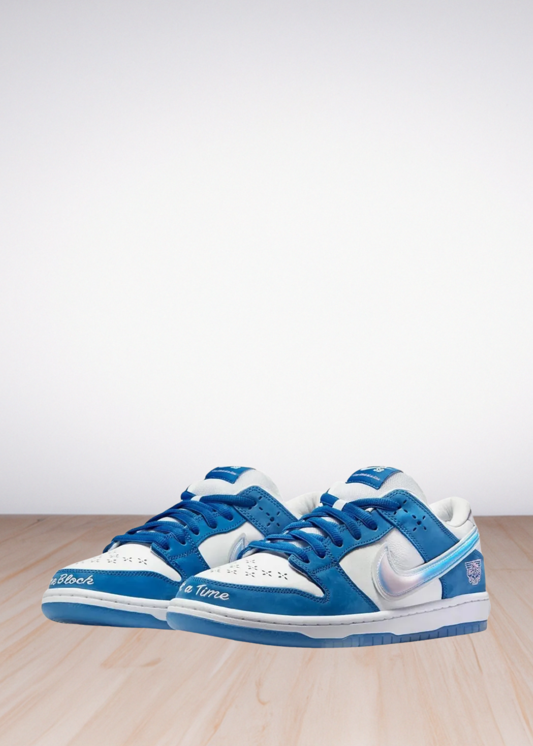 Dunk Low SB Born x Raised