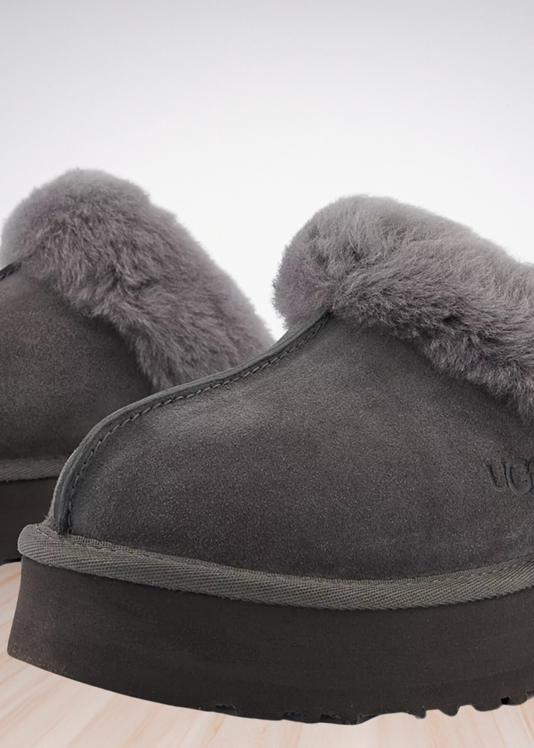 Disquette shearling platform slippers