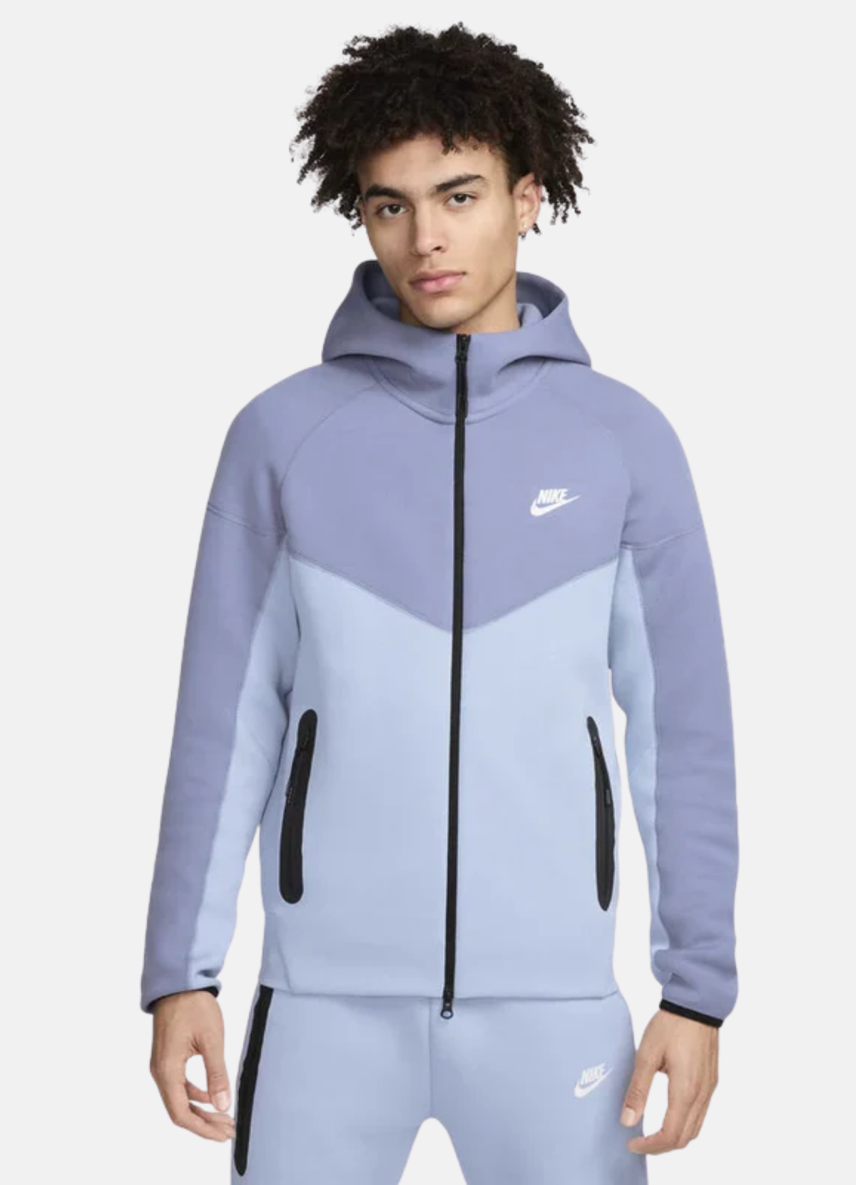 חליפת טרנינג Nike Tech בצבע כחול עמוק – סט סווטשירט ומכנס