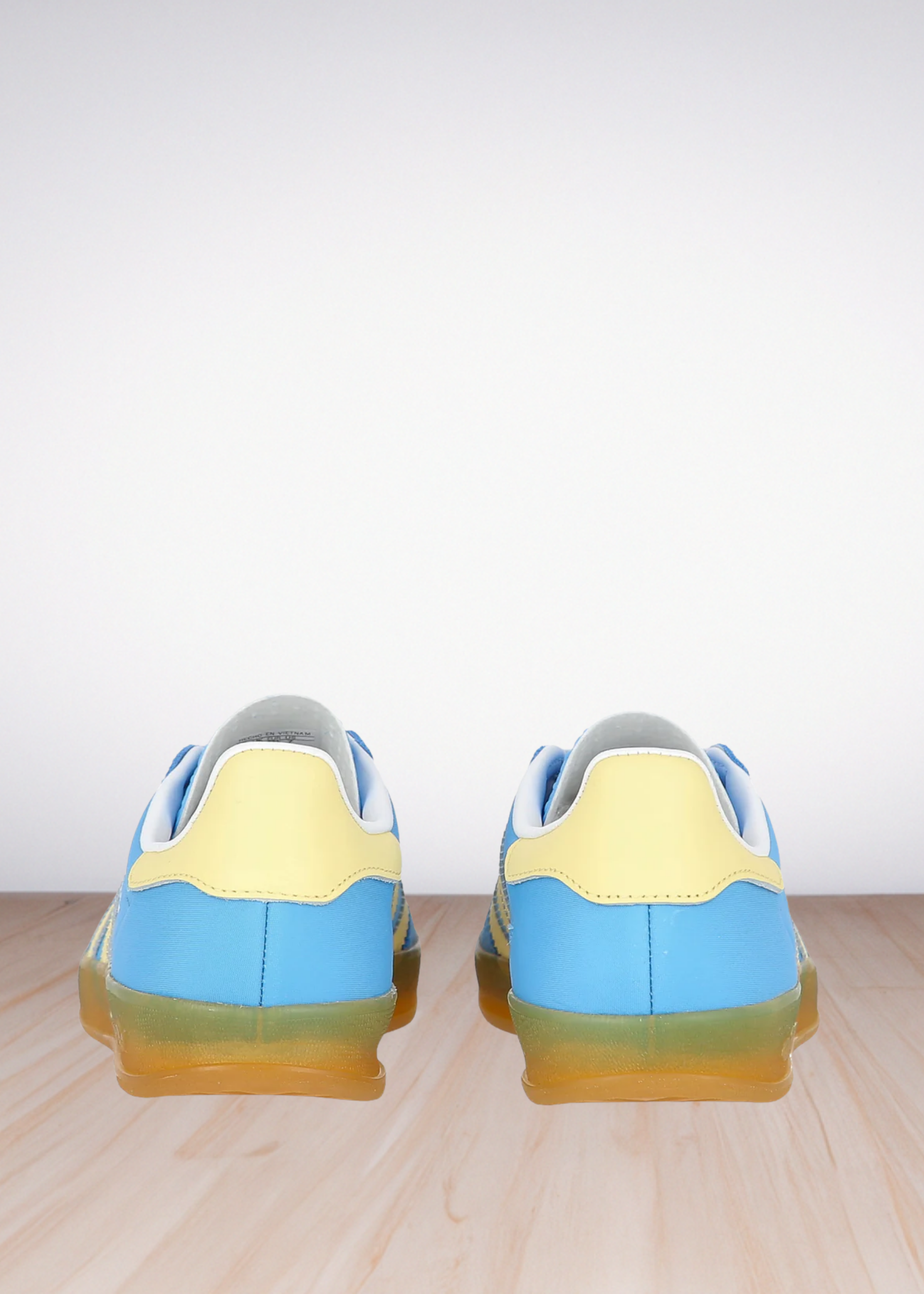 Gazelle Indoor Semi Blue Burst Almost Yellow