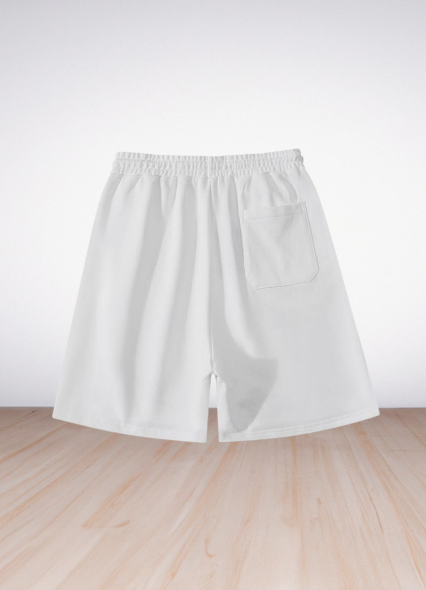 מכנסי שורטס Balenciaga בצבע לבן עם רקמת לוגו