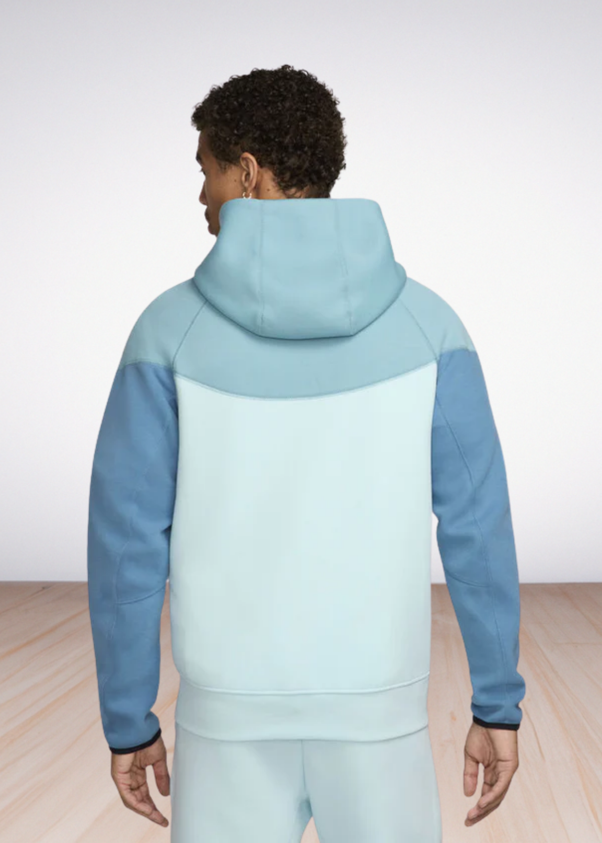 חליפת טרנינג Nike Tech בצבע טורקיז וכחול קרח – סט סווטשירט ומכנס