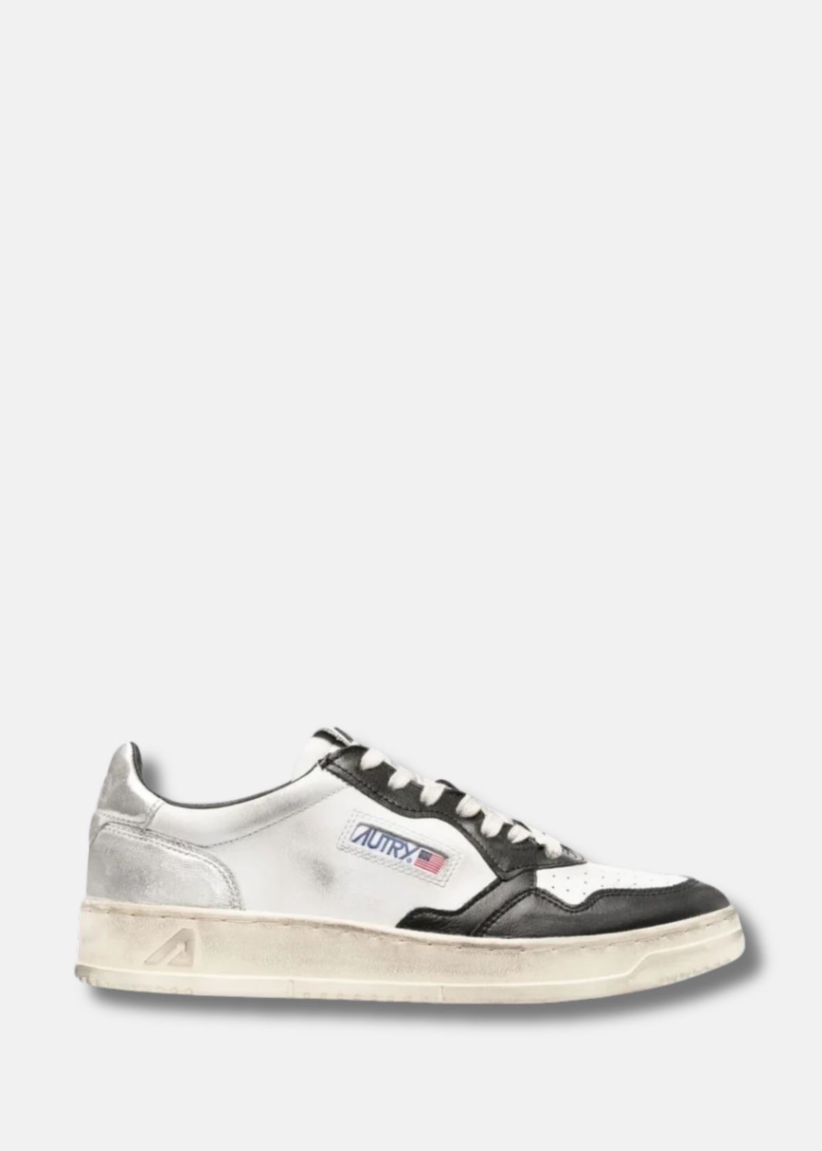 Medalist low-top sneakers