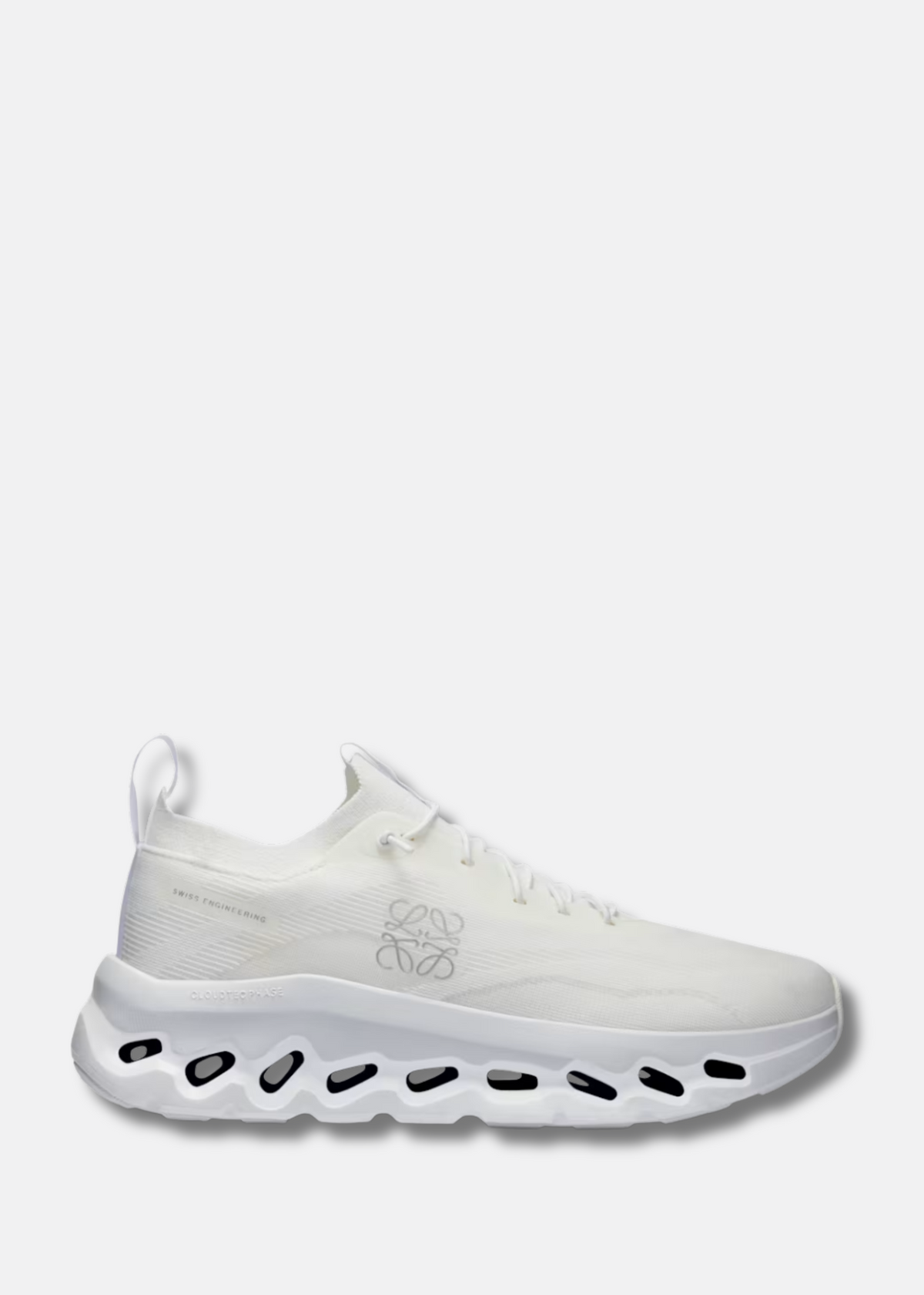 Cloud X Loewe