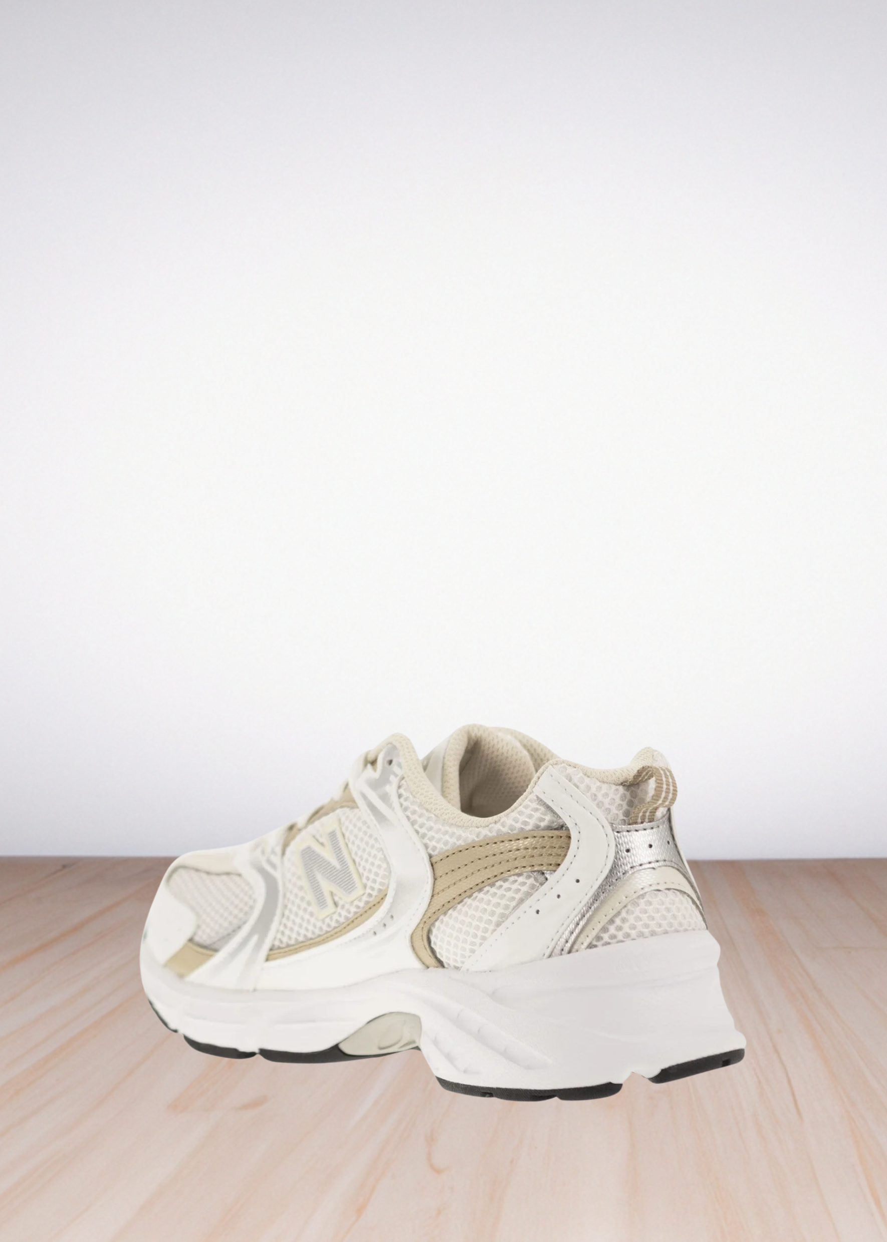 530 Panelled Mesh Low-Top Sneakers