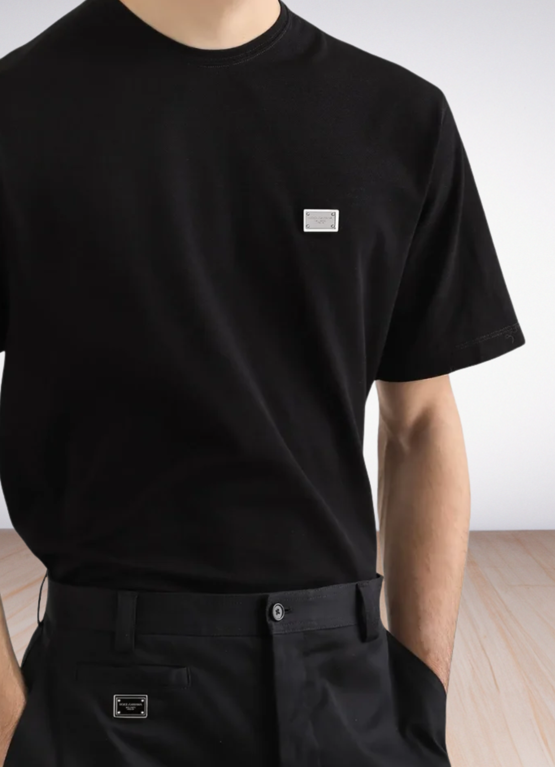 logo plakette slim fit  טי שירט בצבע שחור