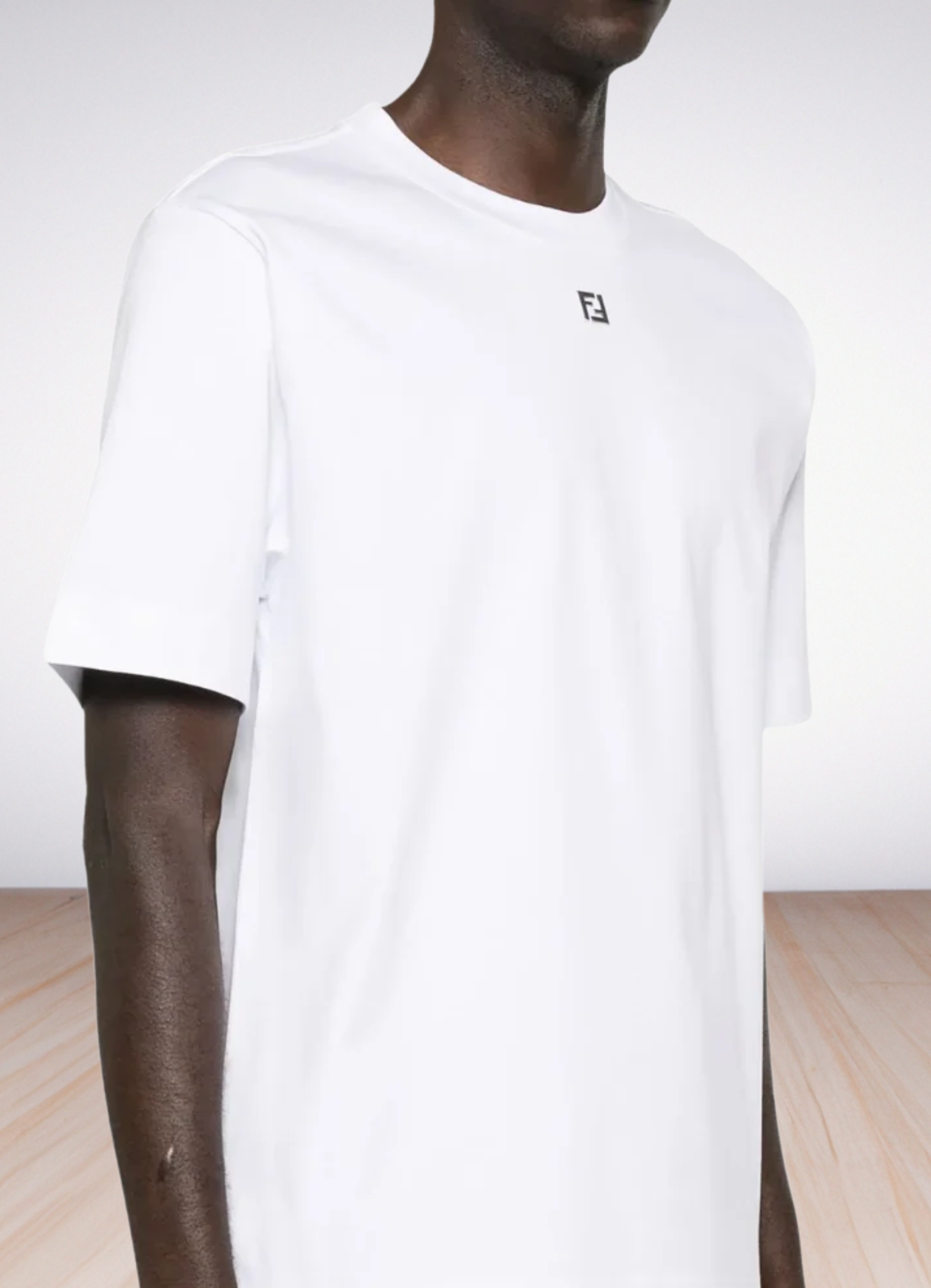 logo short-sleeve black טי שירט אובר סייז בצבע לבן