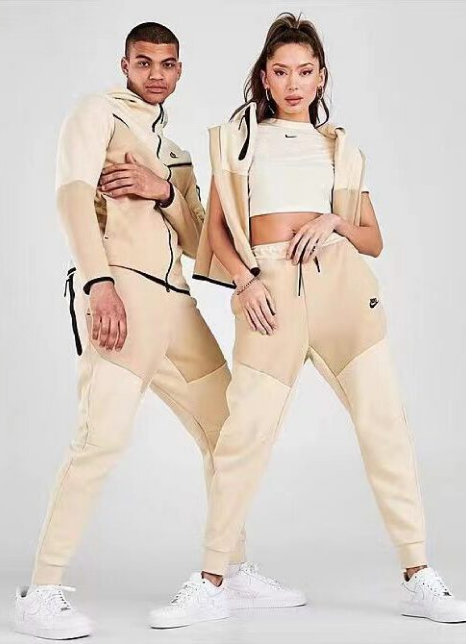 חליפת נייק טק – Nike Tech Tracksuit Rattan