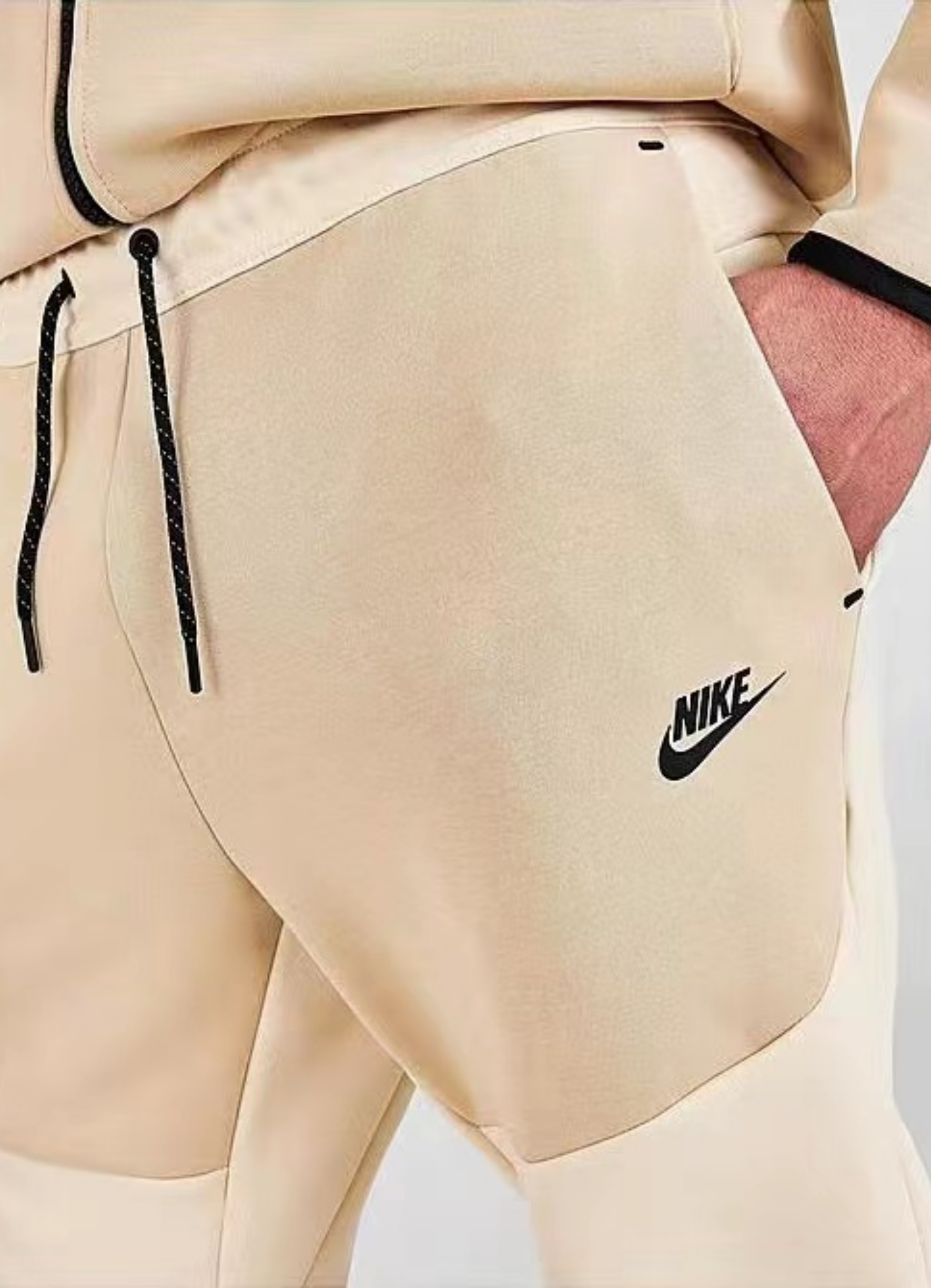 חליפת נייק טק – Nike Tech Tracksuit Rattan
