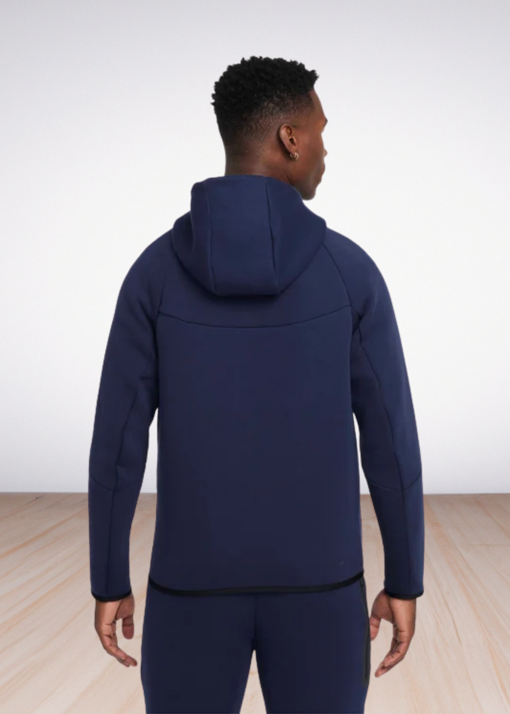 חליפת טרנינג Nike Tech בצבע כחול נייבי – סט סווטשירט ומכנס