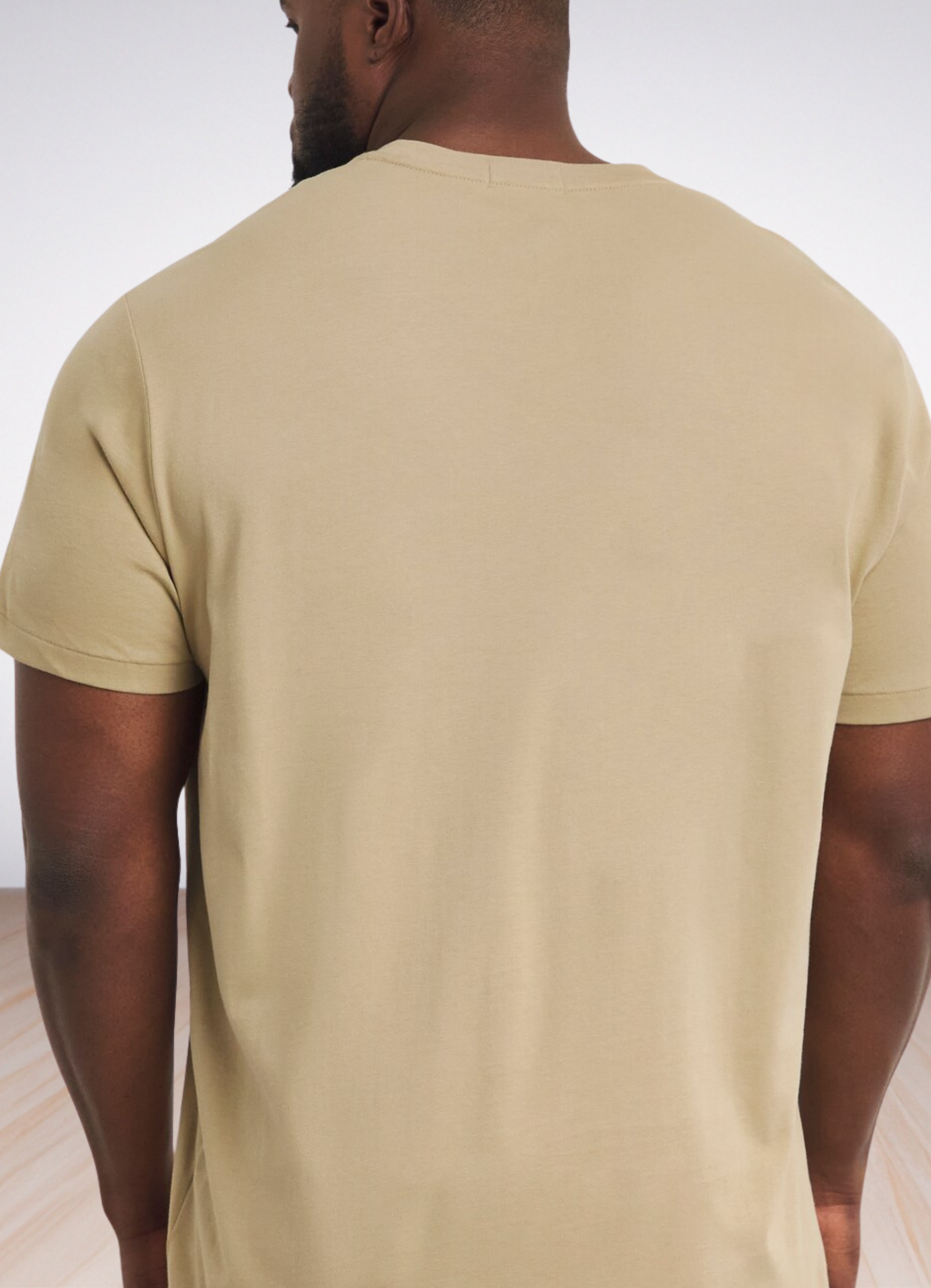 logo-embroidered T-shirt