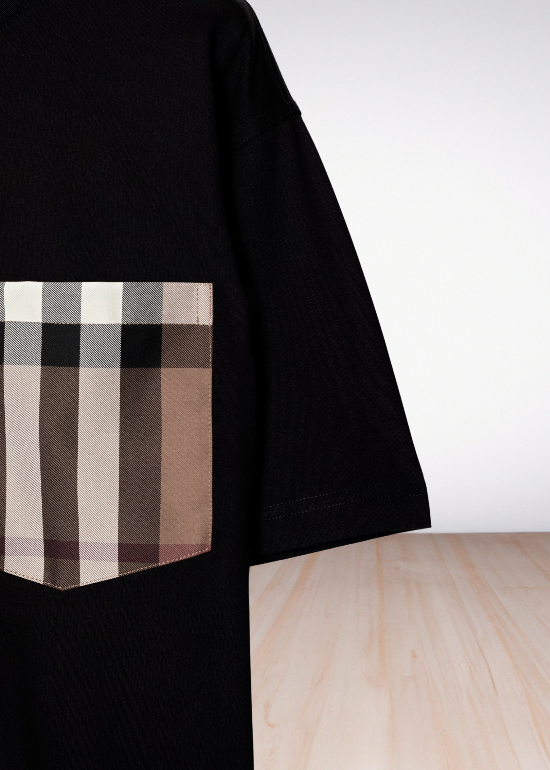 ברברי טי שירט צבע שחור Carrick Check Printed Crewneck T-Shirt