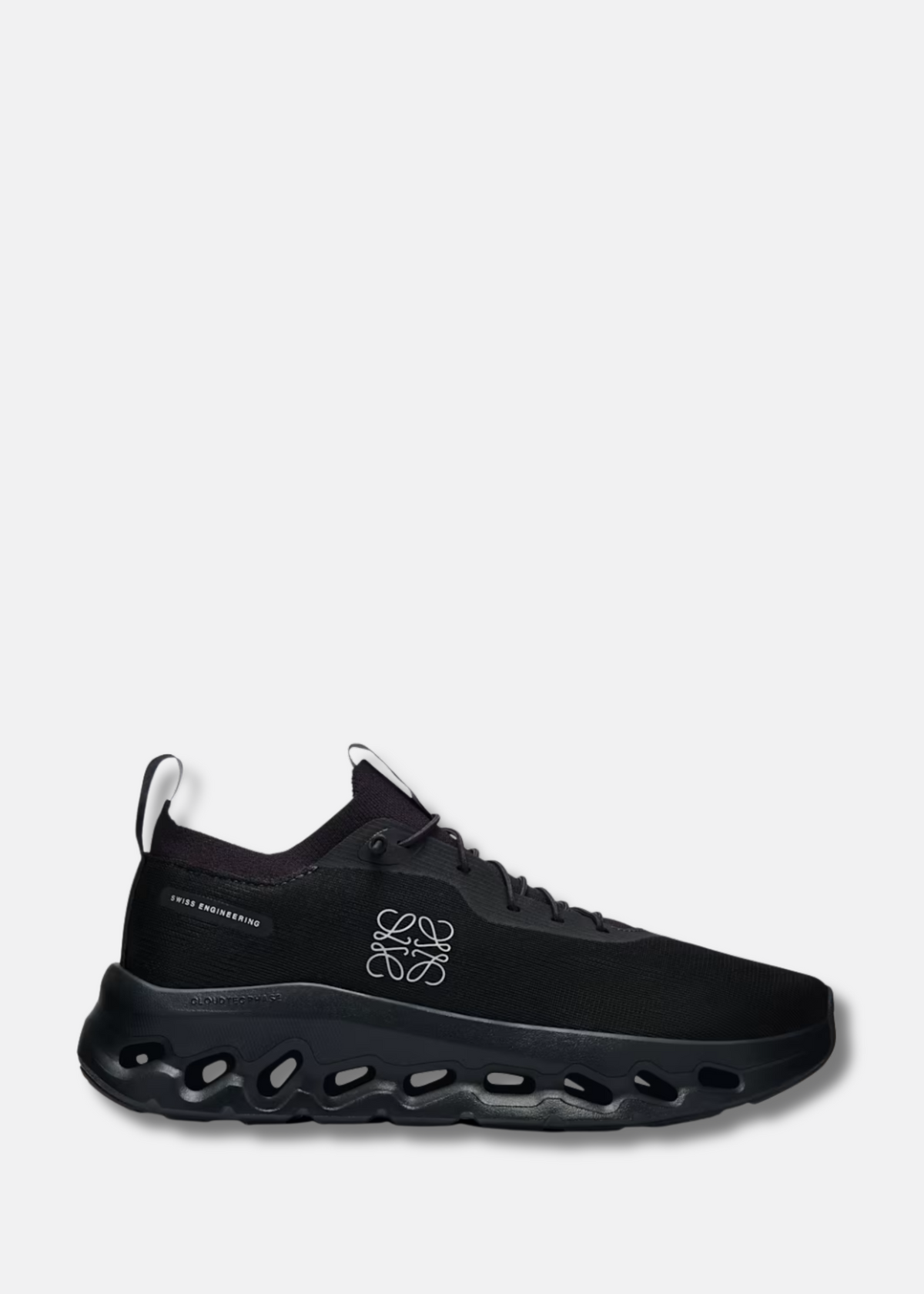 Cloud X Loewe
