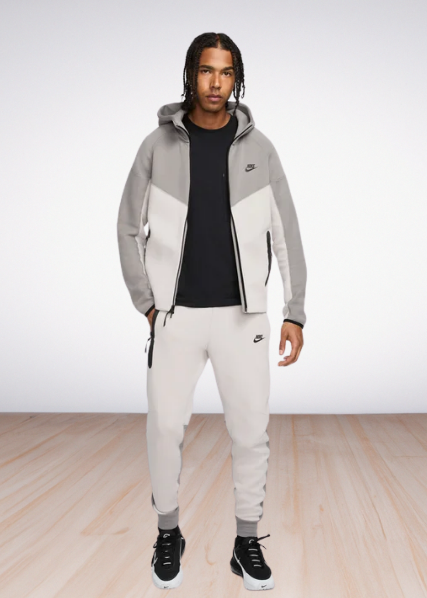 חליפת טרנינג Nike Tech בצבע אפור ולבן – סט סווטשירט ומכנס