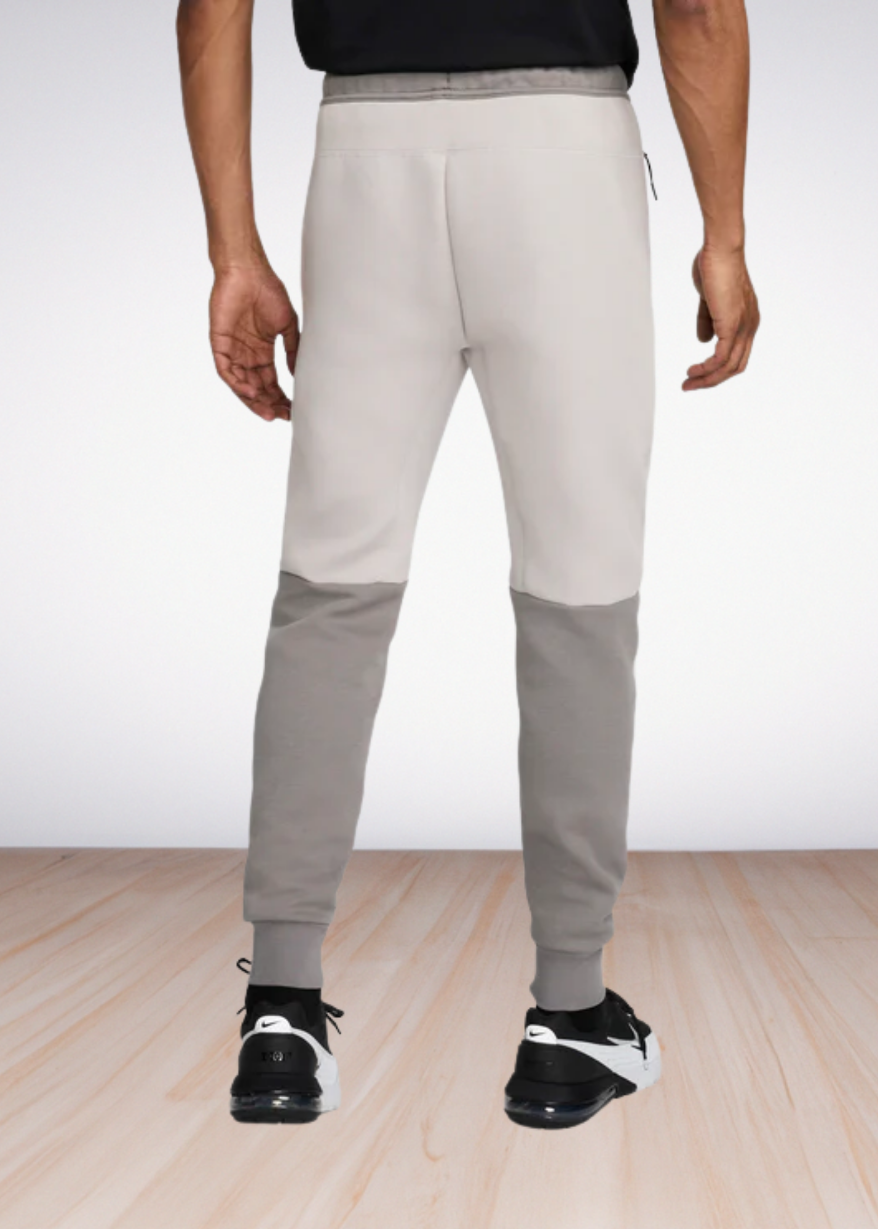 חליפת טרנינג Nike Tech בצבע אפור ולבן – סט סווטשירט ומכנס