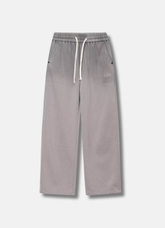 מכנסי טרנינג Alo Yoga בצבע אפור עם רקמת לוגו – מכנסיים ארוכים